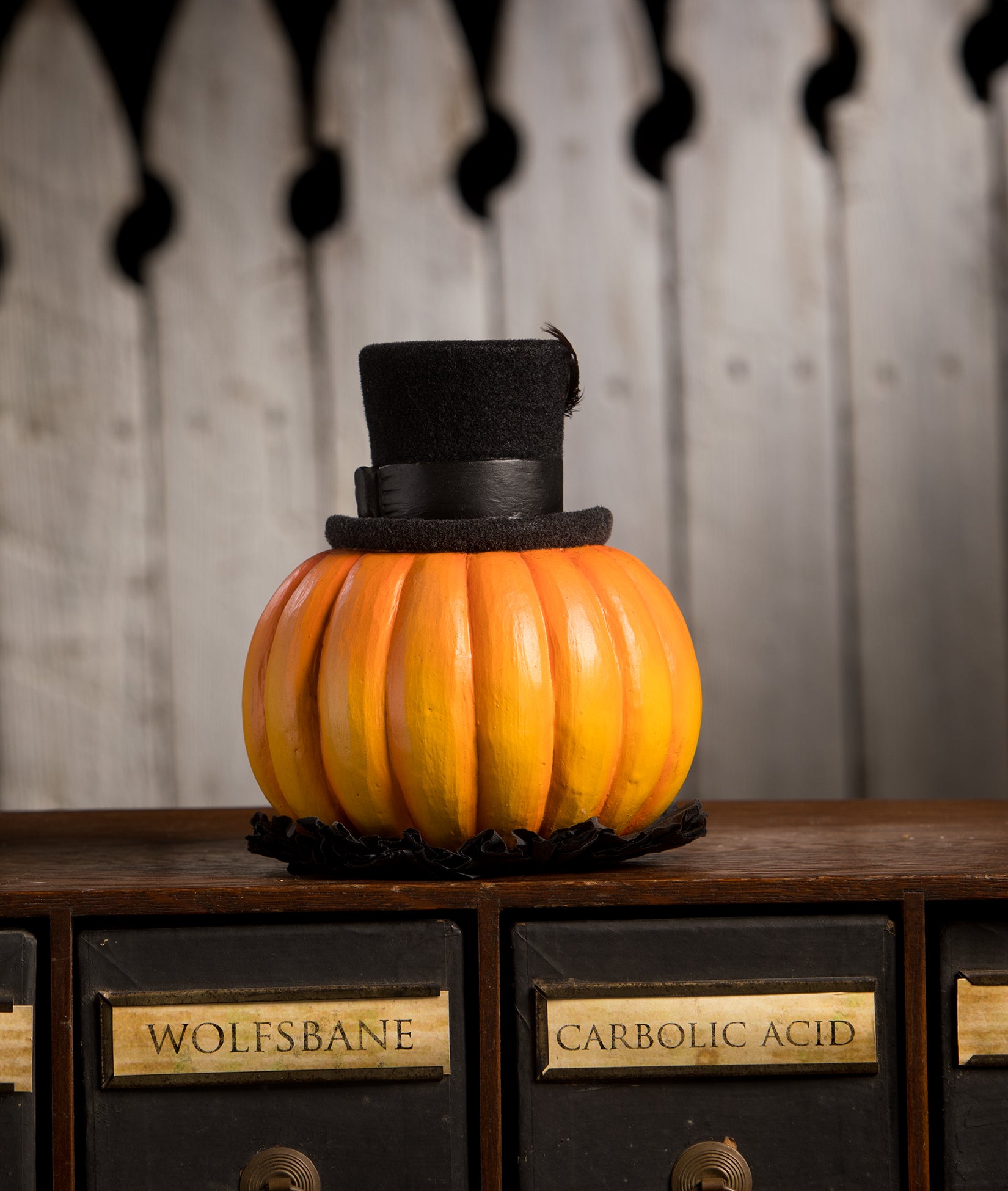 Bethany Lowe Dr. Jekyll Pumpkin Luminary with top hat shown backside