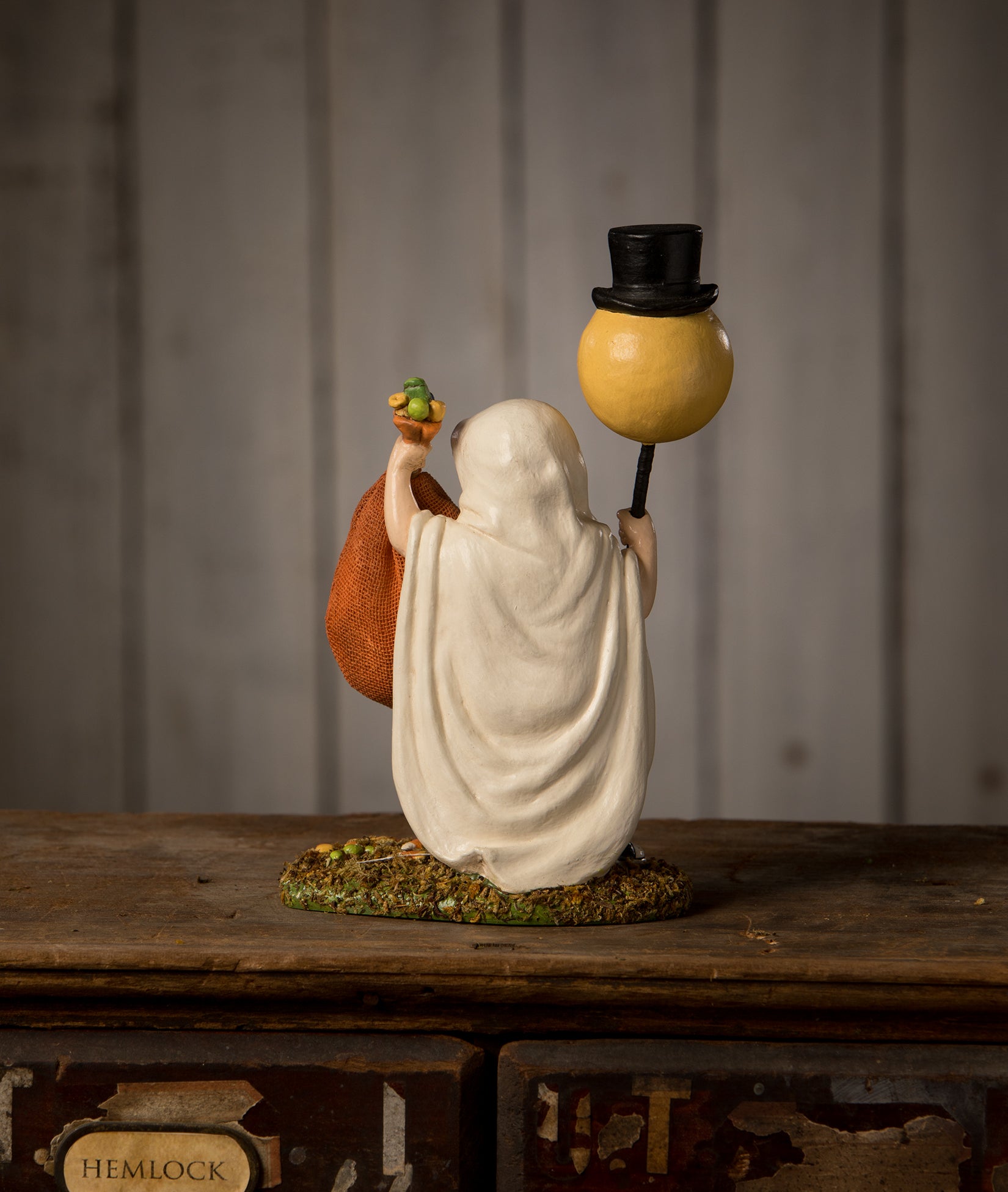 Bethany Lowe Boo Bandit Figurine - Shown Backside