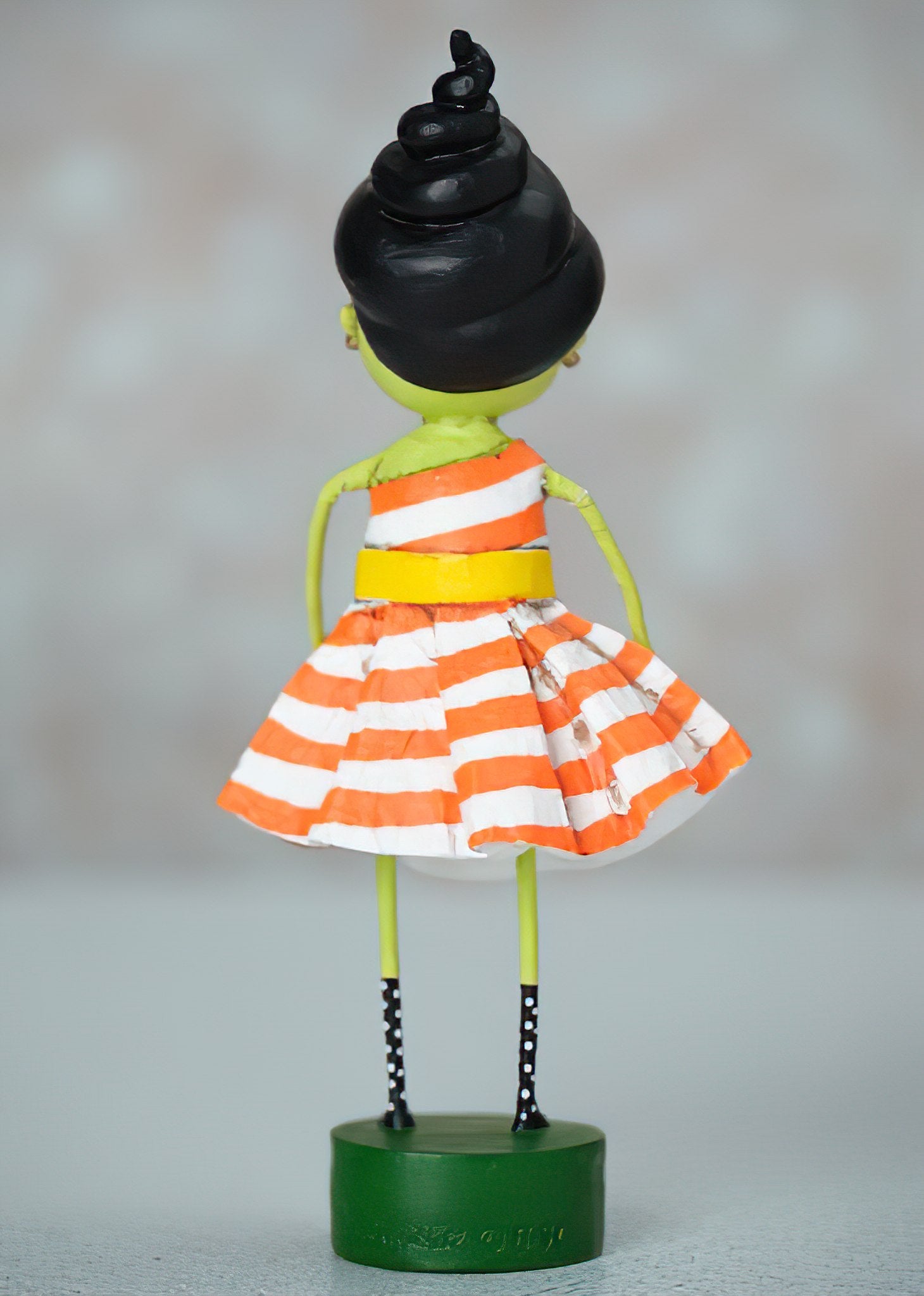 Lori Mitchell Susie Stein figurine shown backside