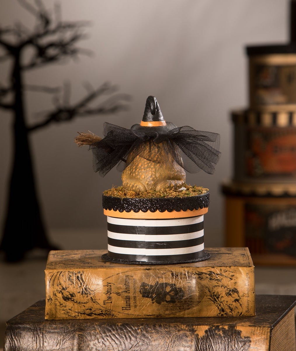 Bethany Lowe Witchy Toad on Box
