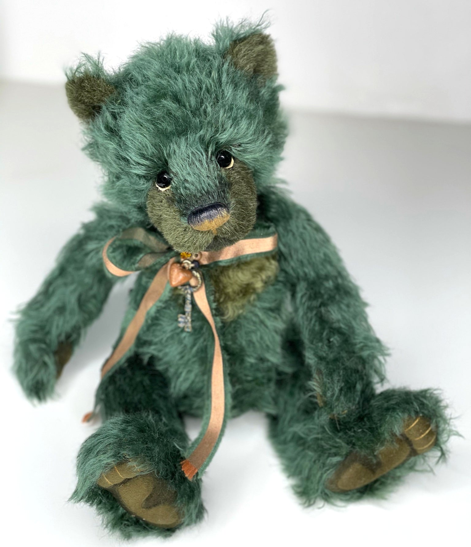 Charlie Bears Jitterbug Bear, Green Teddy Bears