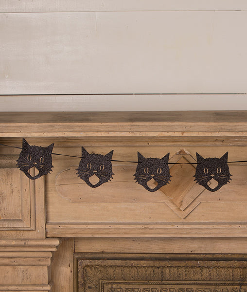 10 Round Wooden Sign: Vintage Scaredy Cats Welcome [AP7301