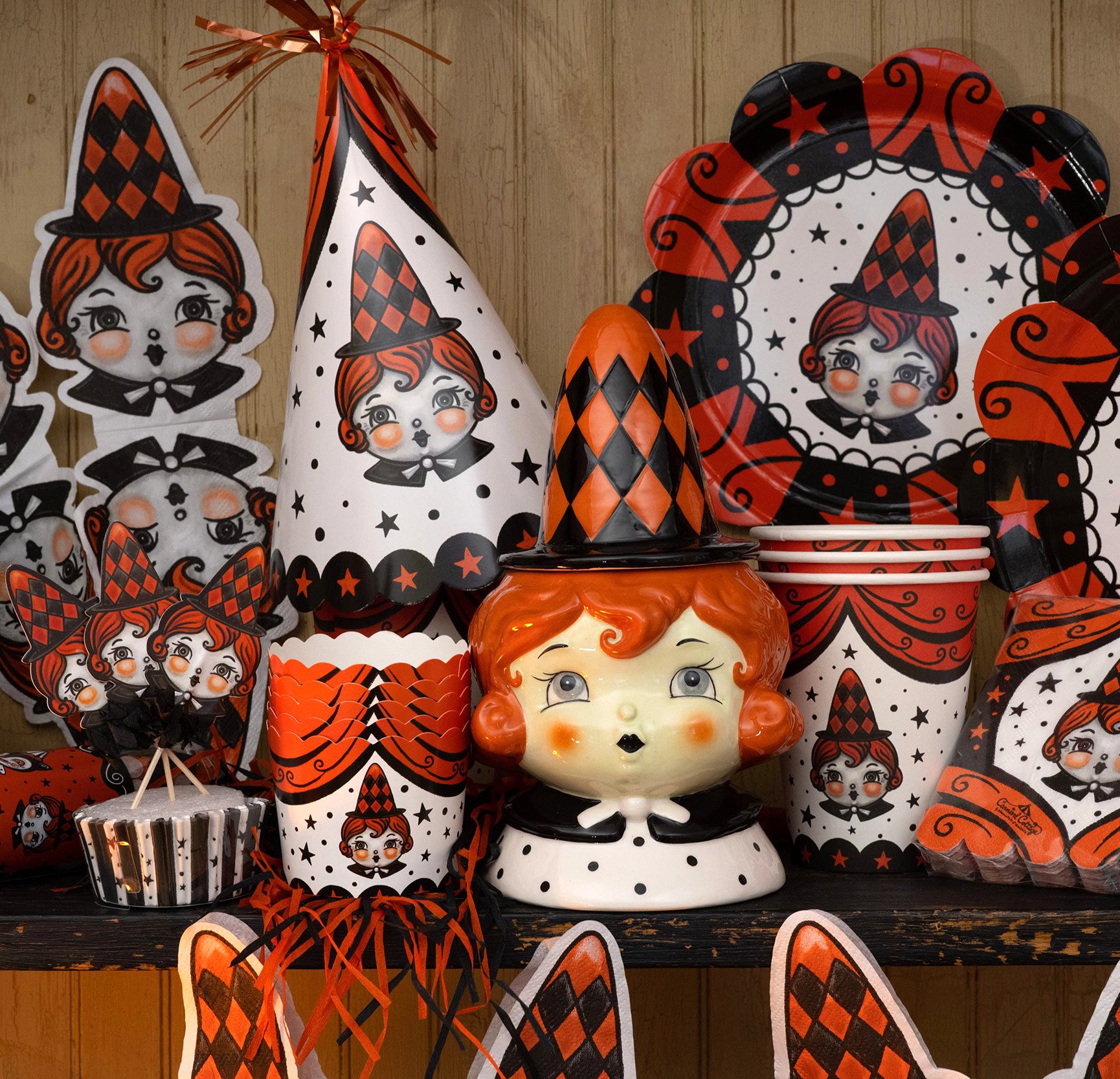 Johanna Parker Cute Halloween Partyware - Paper Plates & Hats