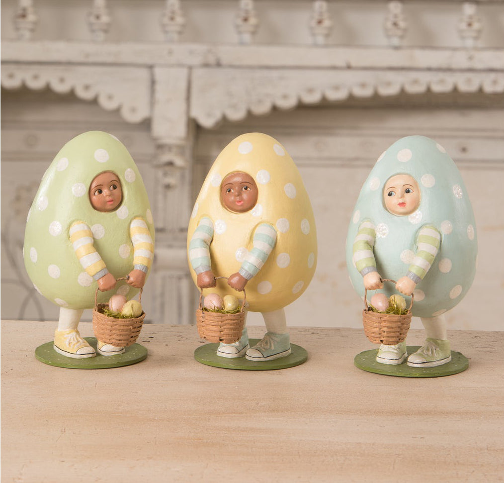 Kids dressed up as Easter egg figurines
