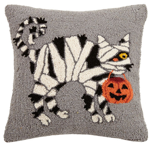 Mummy Cat with Pumpkin Bucket Pillow - Hooked Halloween Pillows