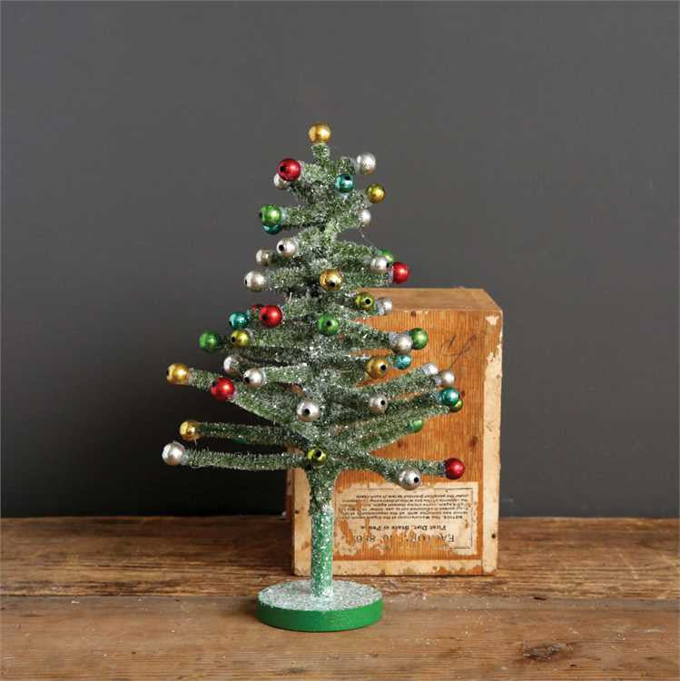 Retro Christmas Tree | Vintage Style Tabletop Decoration ...
